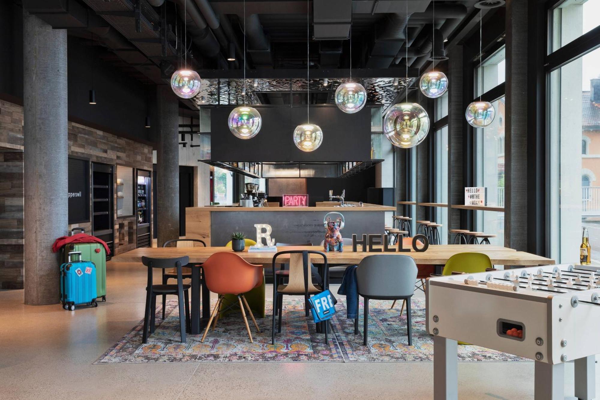 Moxy Hotel 3*